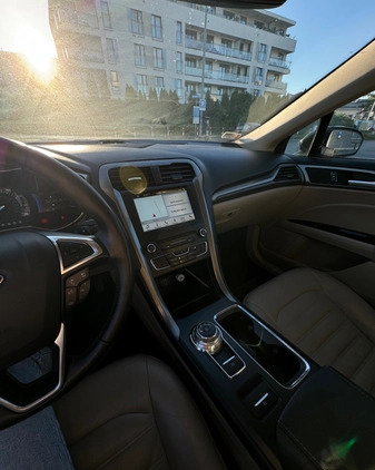 Ford Fusion cena 64000 przebieg: 98995, rok produkcji 2017 z Warszawa małe 379
